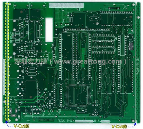 所謂【V-cut】是印刷電路板(PCB)廠商依據(jù)客戶的圖紙要求，事先在PCB的特定位置用轉(zhuǎn)盤刀具切割好的一條條分割線，其目的是為了方便后續(xù)SMT電路板組裝完成后的「分板(De-panel)」之用，因?yàn)槠淝懈詈蟮耐庑涂雌饋砭拖駛€英文的【V】字型，因此得名。